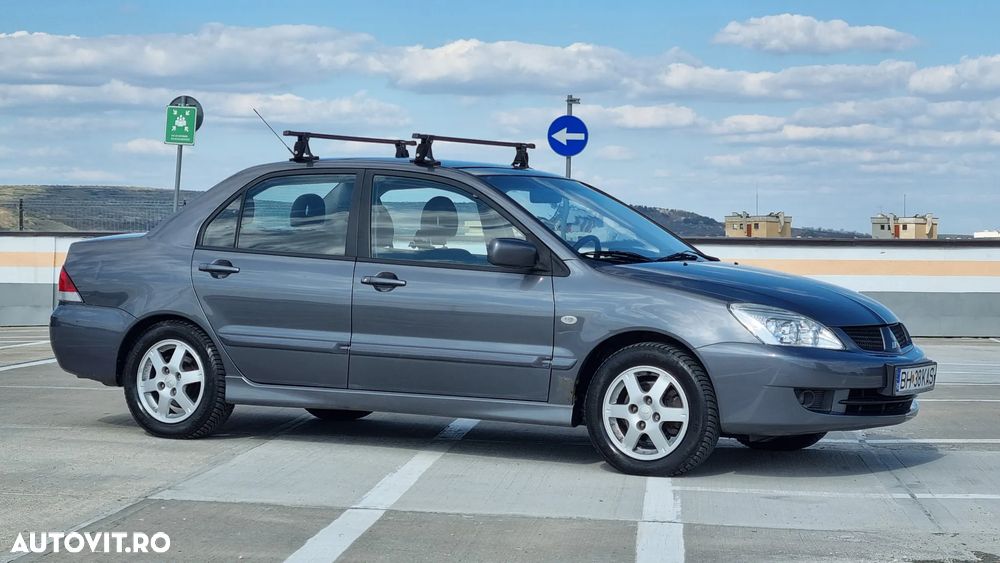 Mitsubishi Lancer 1.6 Invite - 3