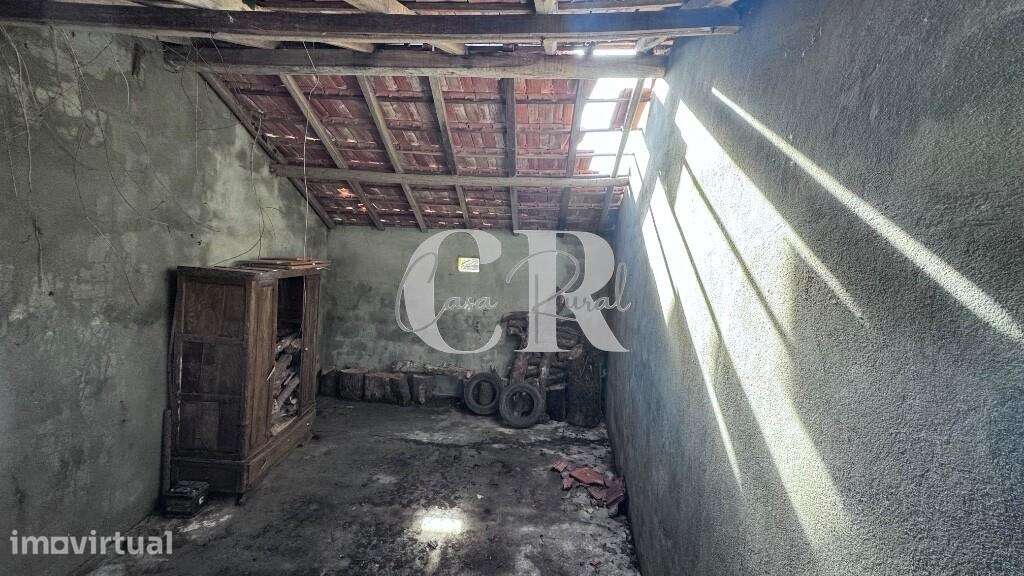 Casa de pedra com terreno e poço - Grande imagem: 4/27