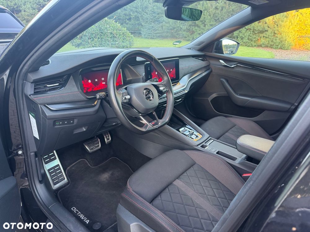 Skoda Octavia 2.0 TDI DSG RS - 10