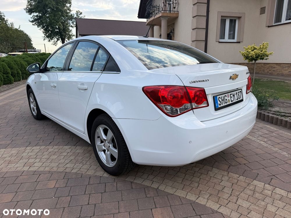 Chevrolet Cruze 1.6 - 10