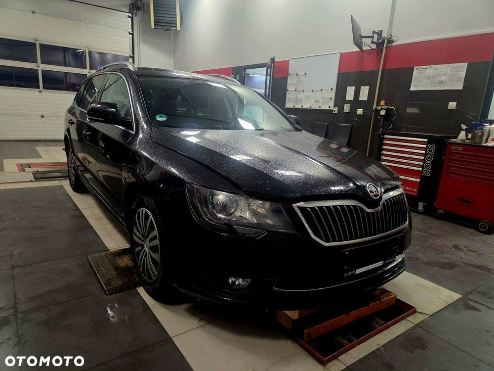 Skoda Superb 2.0 TDI DSG Exclusive - 36