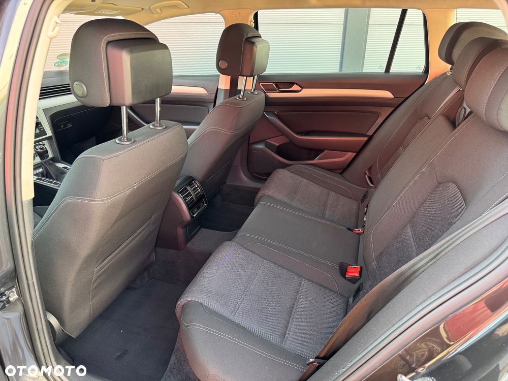 Volkswagen Passat 2.0 TDI (BlueMotion Technology) Comfortline - 26