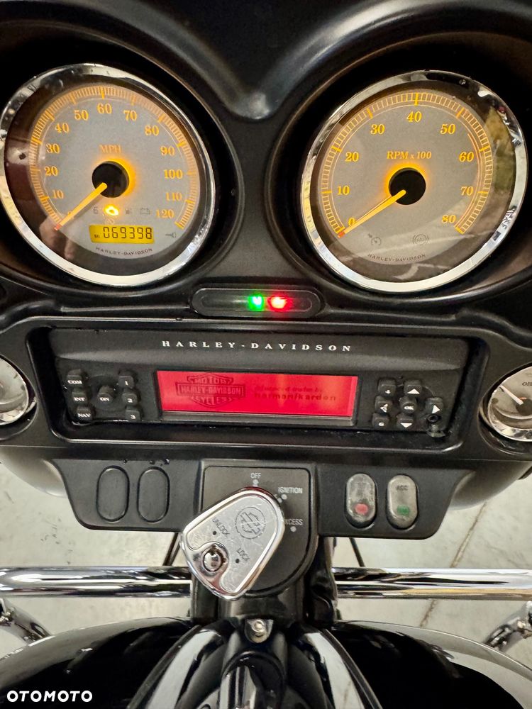 Harley-Davidson Touring Street Glide - 12