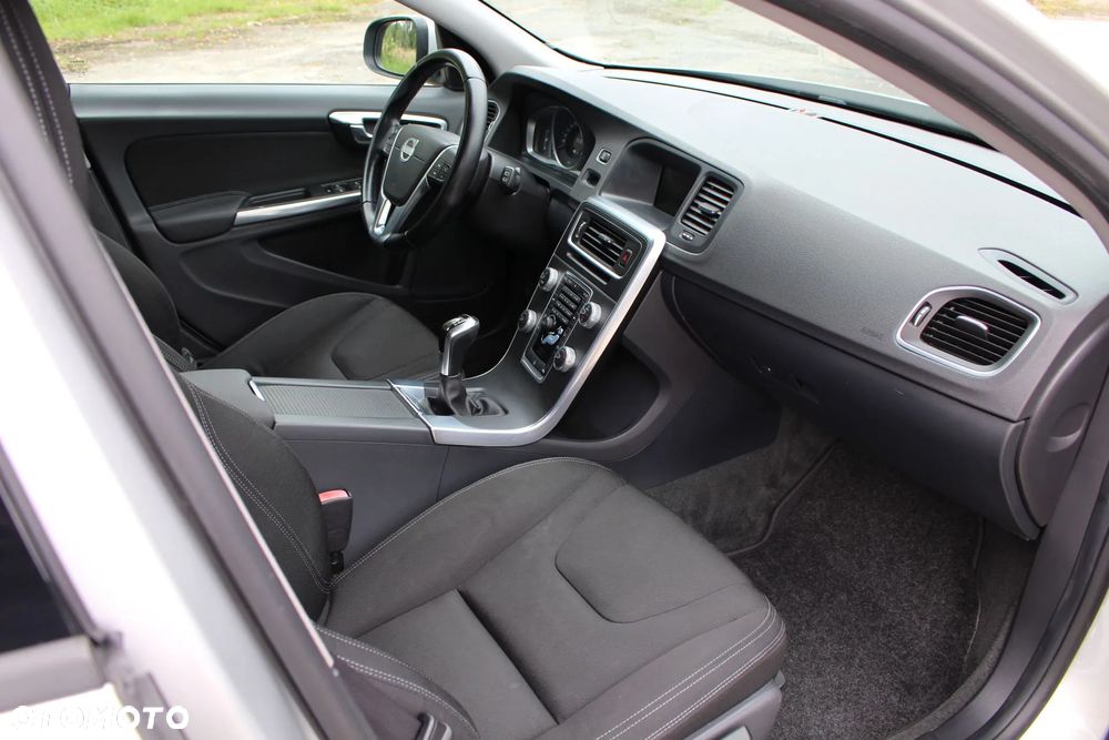 Volvo V60 D4 Kinetic - 11