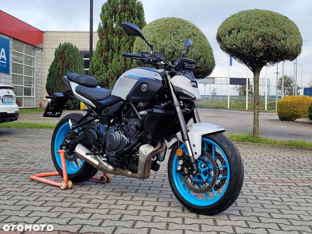 Yamaha MT - 27