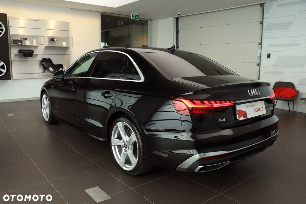 Audi A4 Limousine - 3