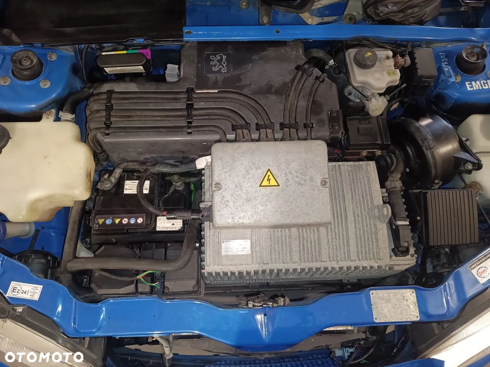 Peugeot 106 - 12