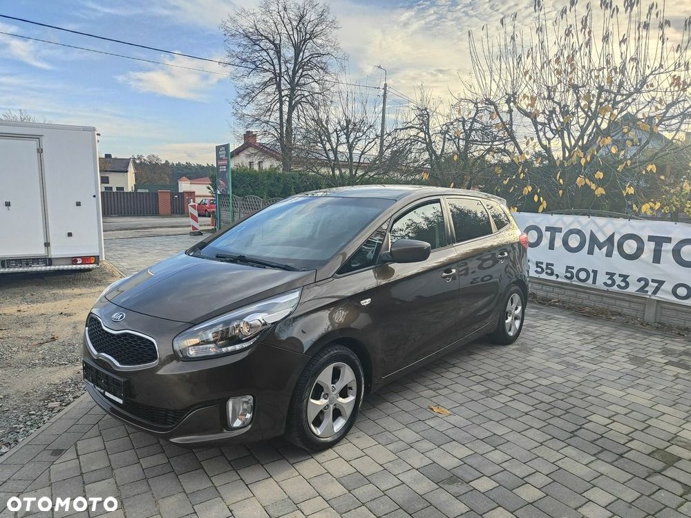 Kia Carens - 4