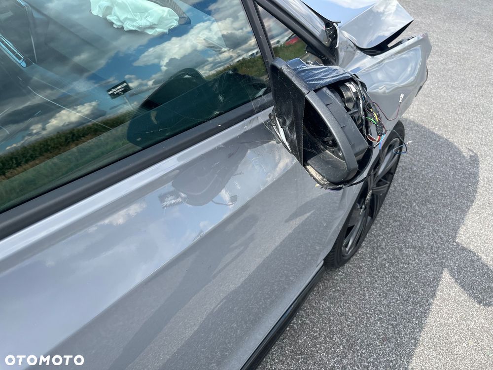 Volkswagen Golf 1.5 eTSI OPF DSG R-Line - 11