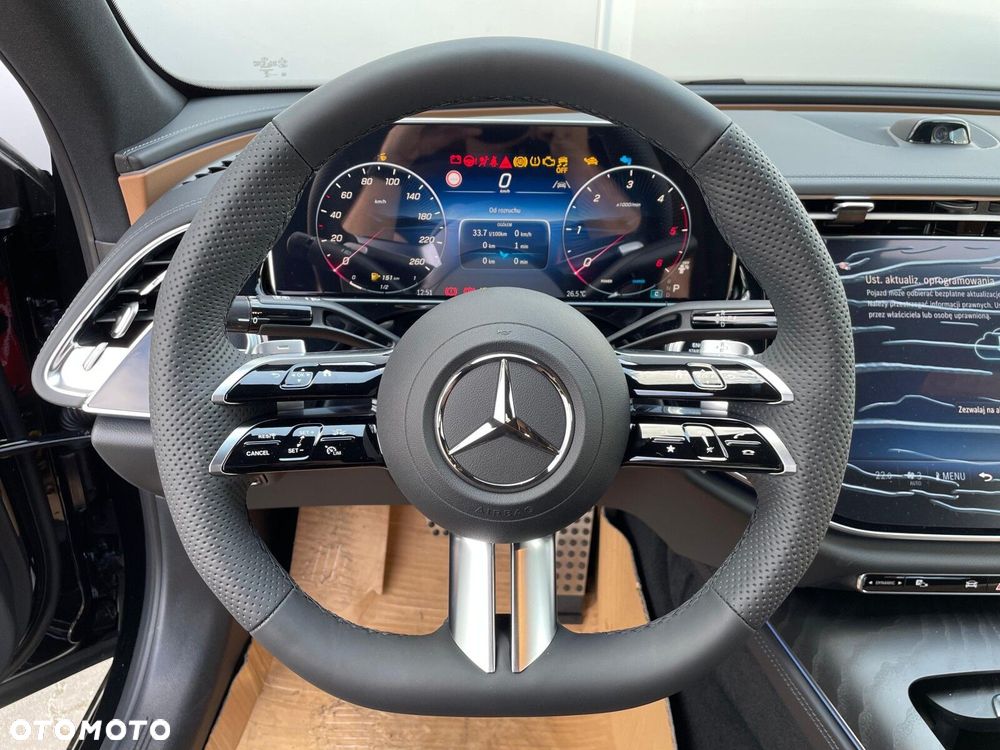 Mercedes-Benz Klasa E - 23