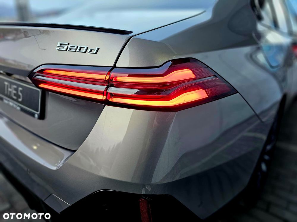 BMW Seria 5 520d xDrive mHEV - 16