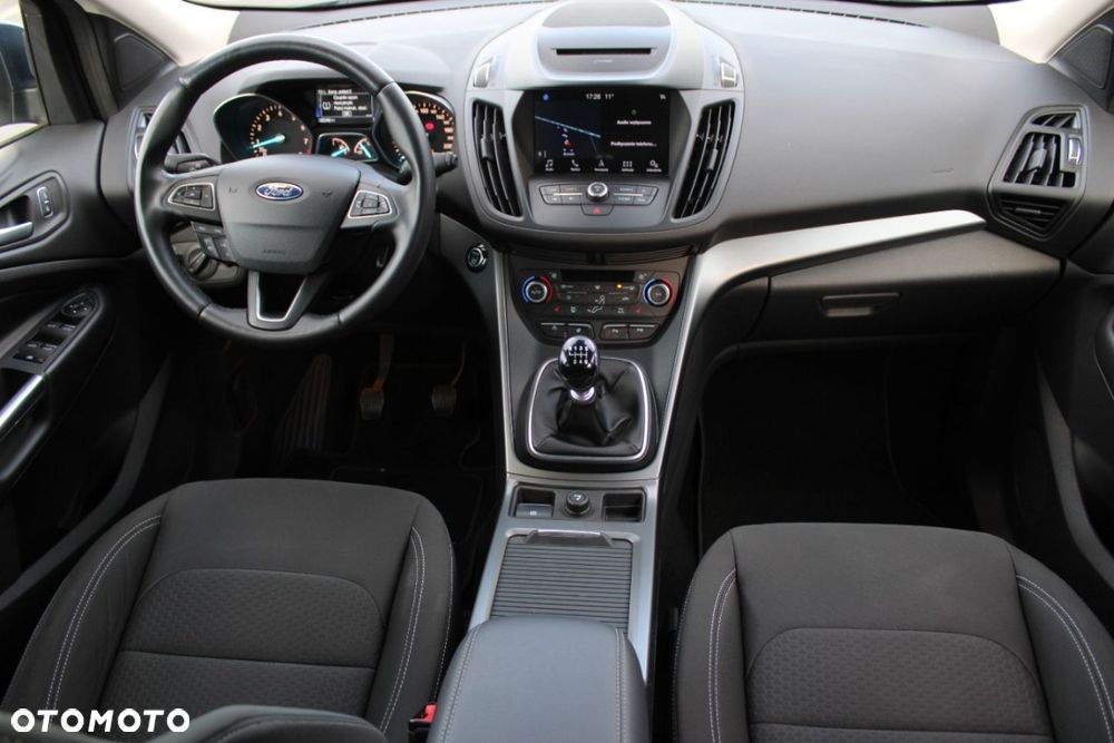Ford Kuga - 36