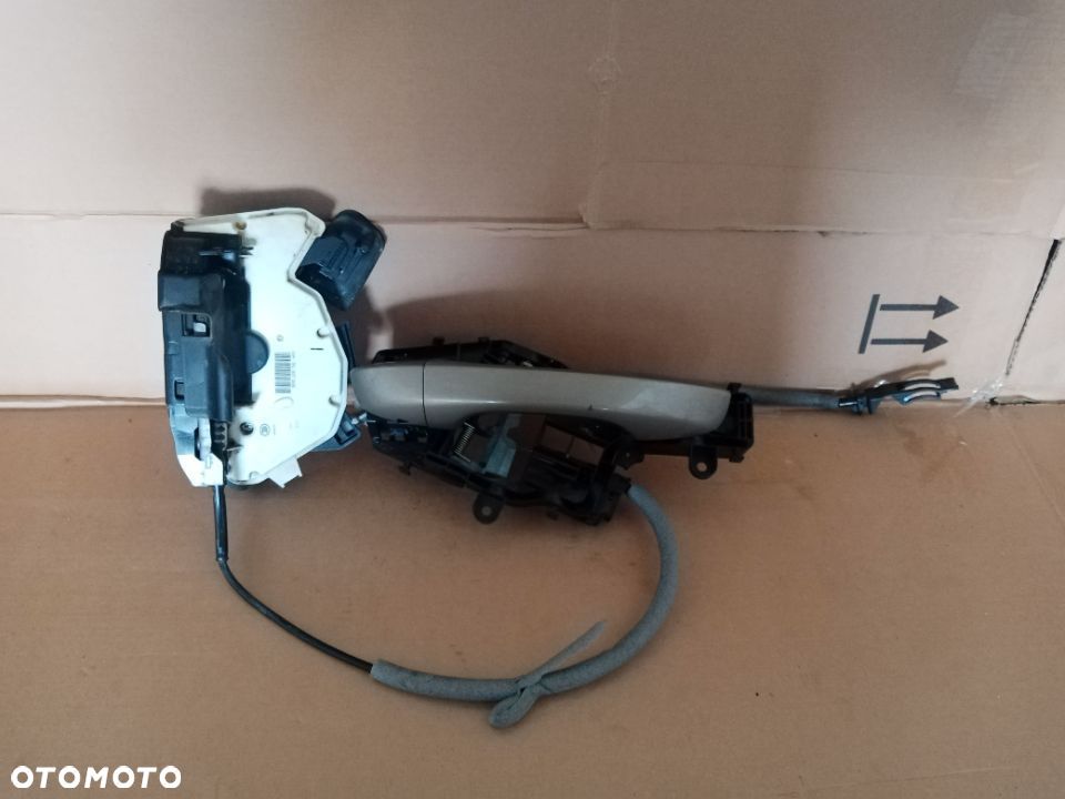 Zamek drzwi prawy przód przedni 7 PIN klamka VW Golf VII - 1