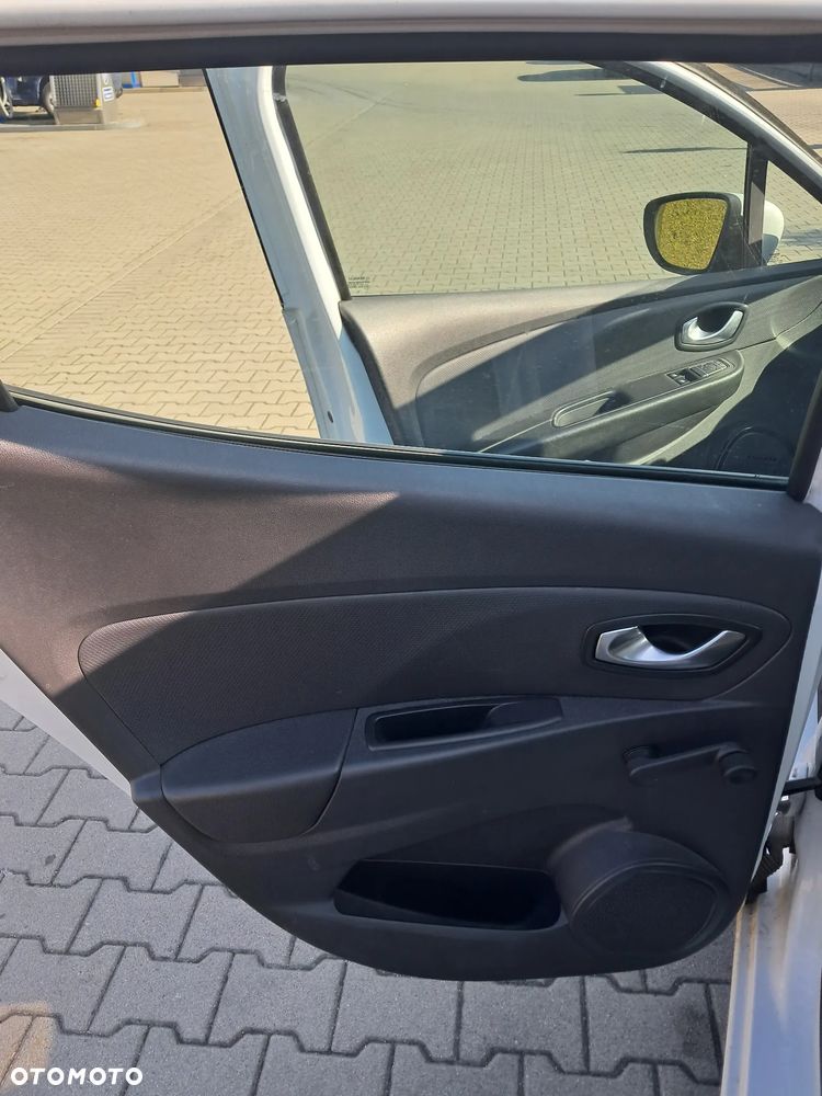 Renault Clio - 12
