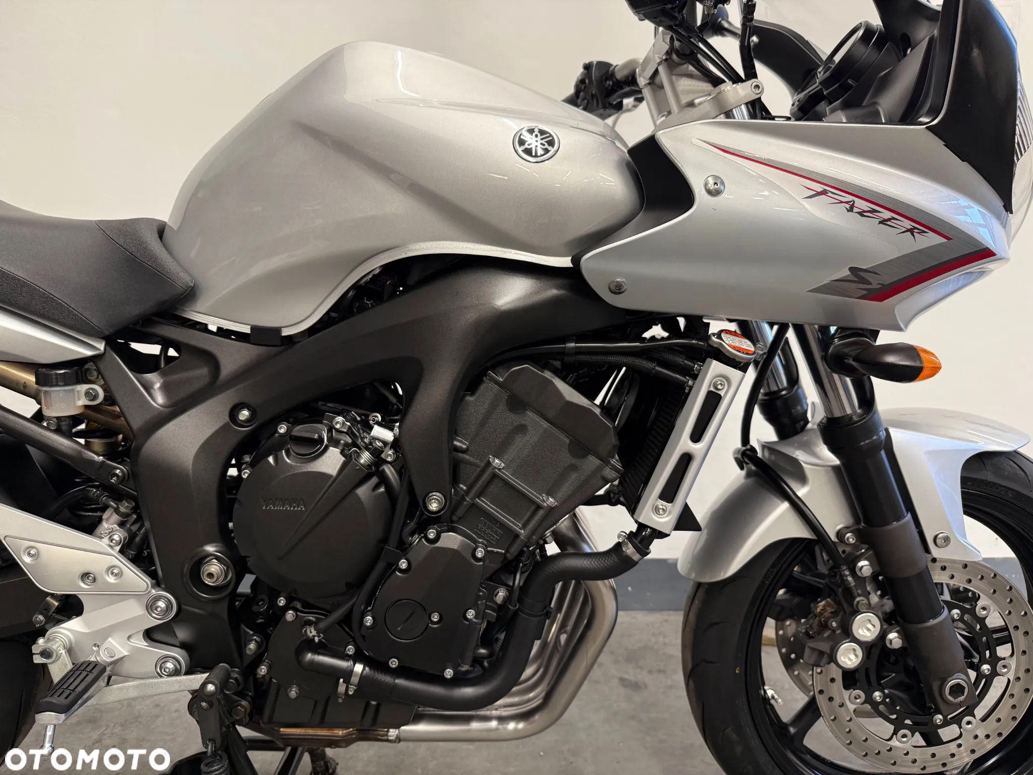Yamaha FZ6 - 12