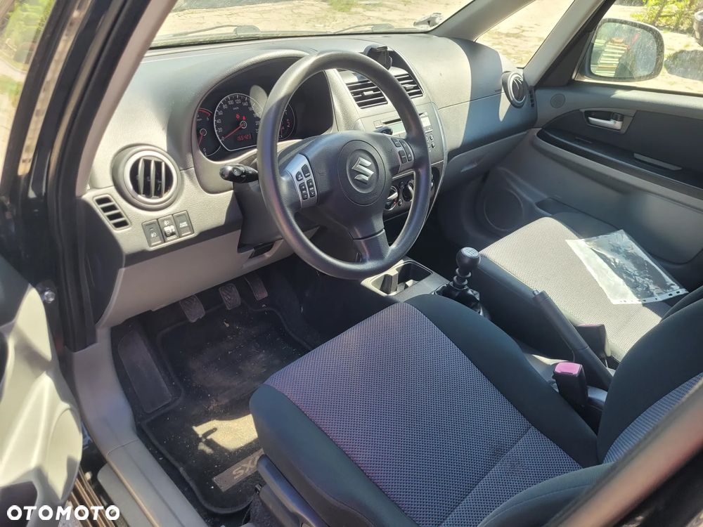 Suzuki SX4 1.9 DDiS DPF 4x4 Comfort - 8