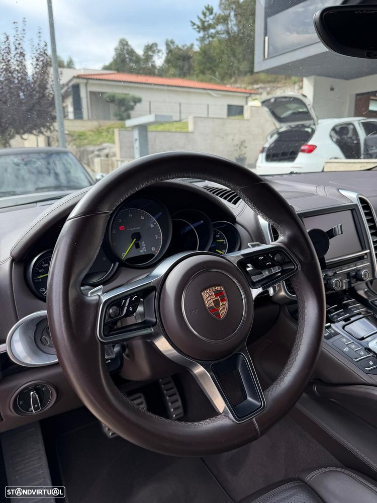 Porsche Cayenne S - 8