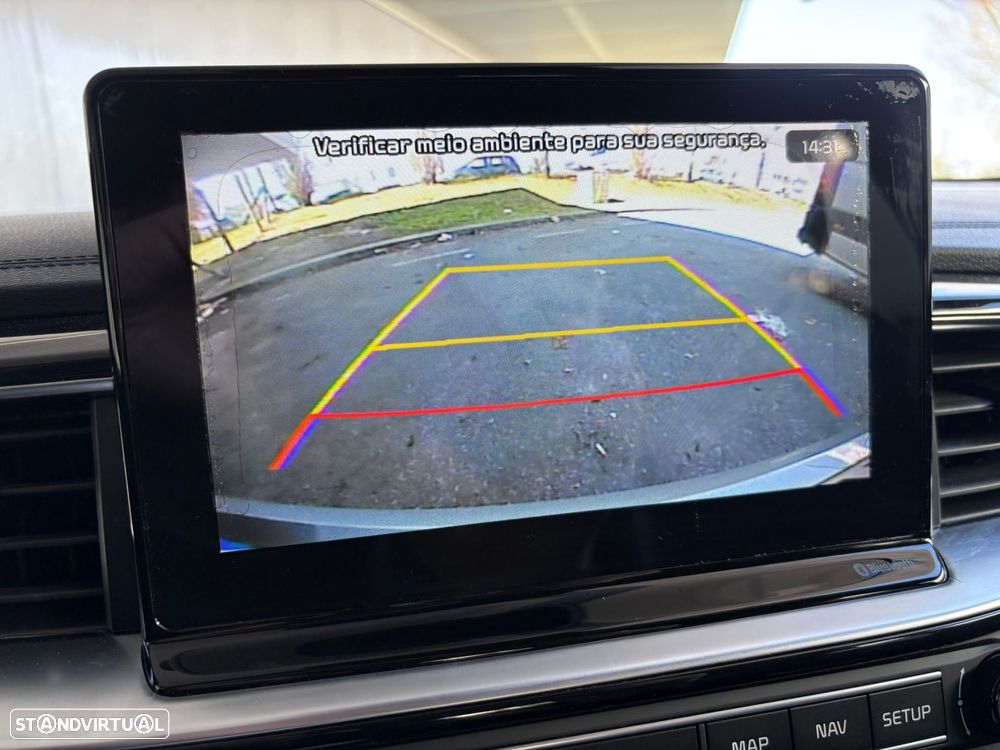 Kia Ceed SW 1.6 CRDi TX+SRF - 38