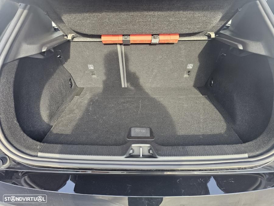 Volvo EX30 Single Motor Extended Range RWD Core - 12