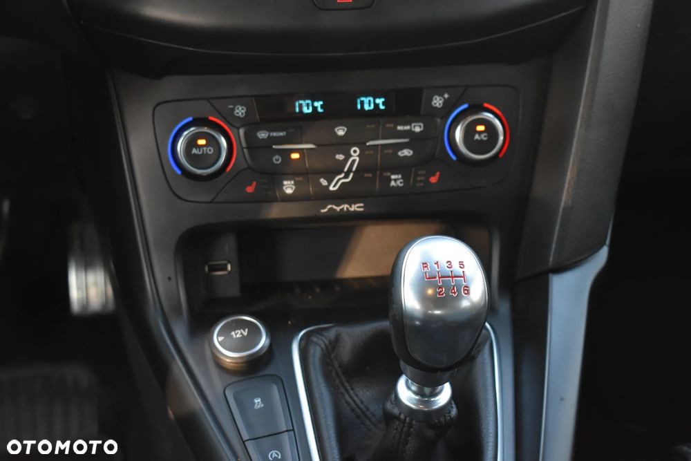 Ford Focus 2.0 EcoBoost ST mit Leder-Sport-Paket - 13