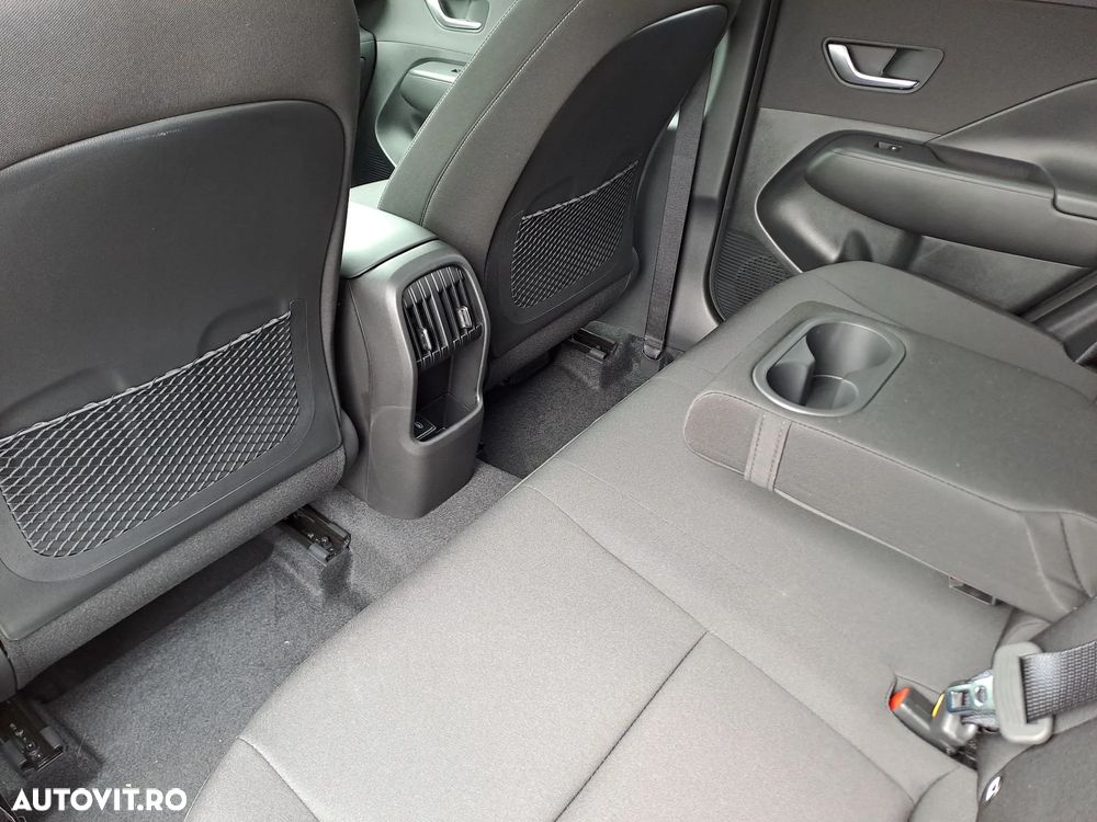 Hyundai KONA - 16