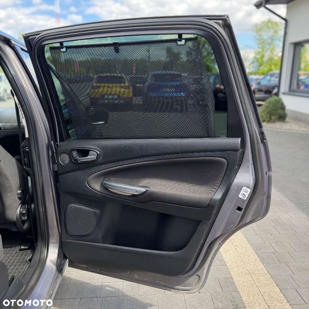 Ford S-Max - 32