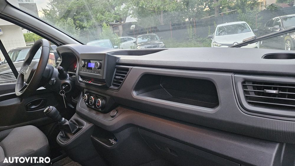 Renault Trafic - 11