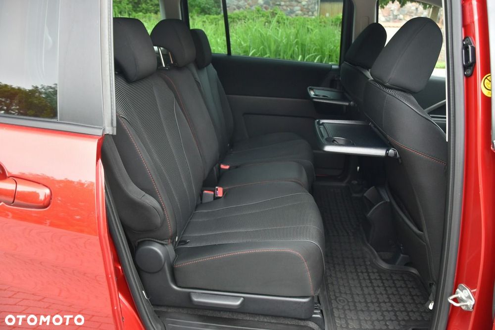 Mazda 5 - 12
