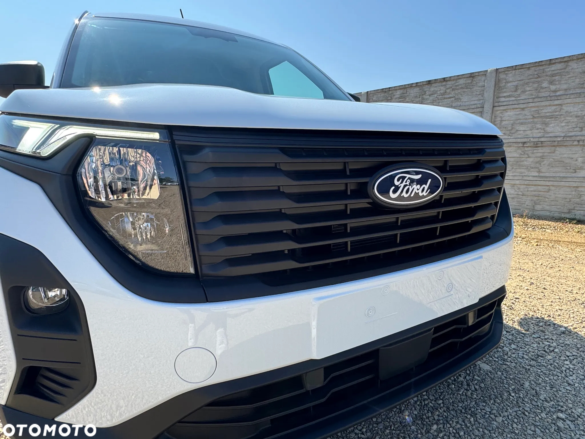 Ford Transit Courier - 4