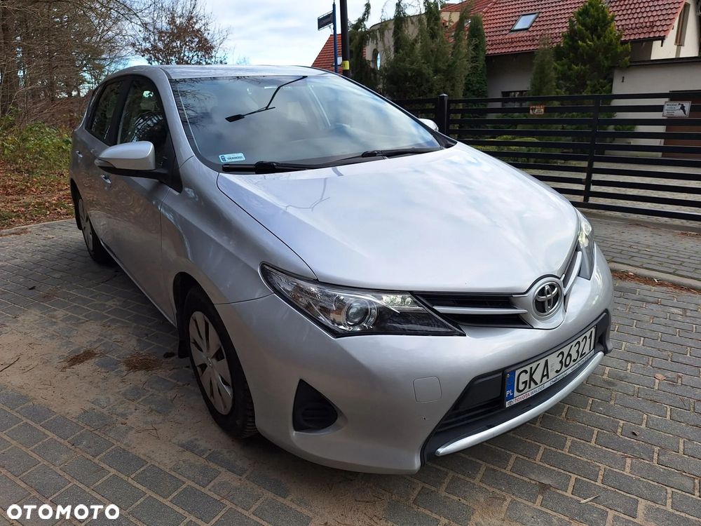 Toyota Auris 1.4 D-4D Comfort - 1