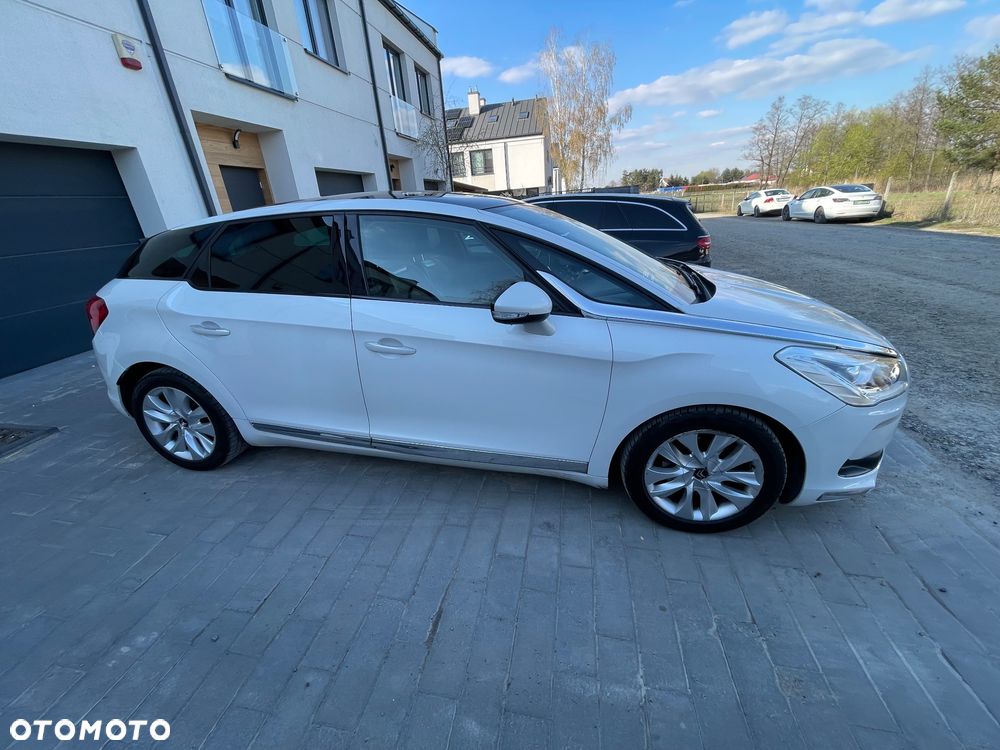 Citroën DS5 1.6 e-HDi Chic MCP - 6