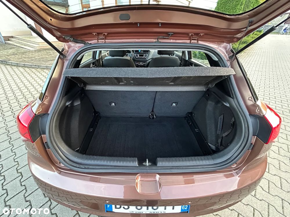 Hyundai i20 blue 1.2 Style - 21