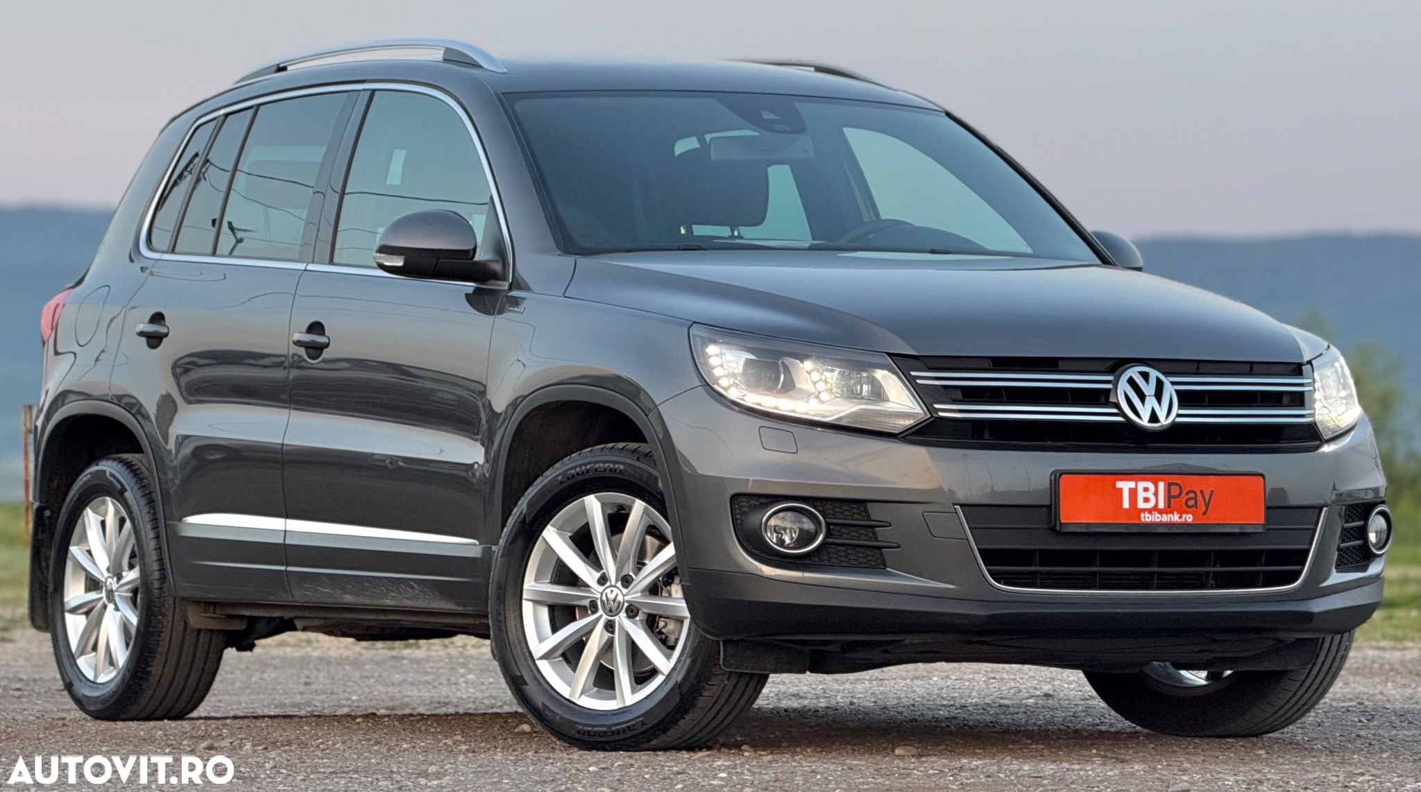 Volkswagen Tiguan 2.0 TDI SCR 4MOTION BlueMotion Technology DSG Lounge Sport & Style - 2