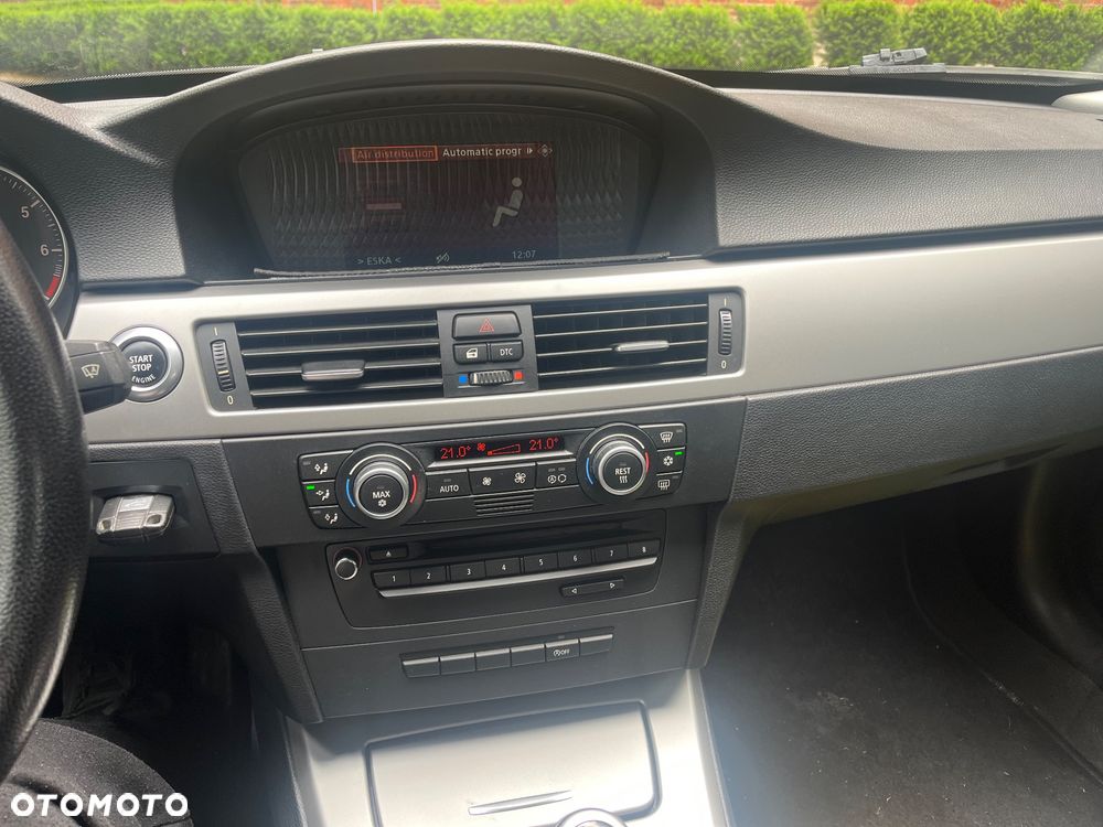 BMW Seria 3 318i Edition Sport - 8