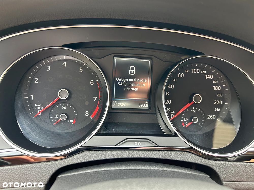 Volkswagen Passat - 6