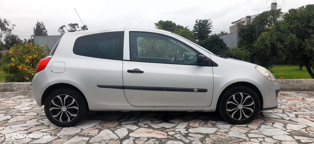 Renault CLIO 1.5 DCI - 9