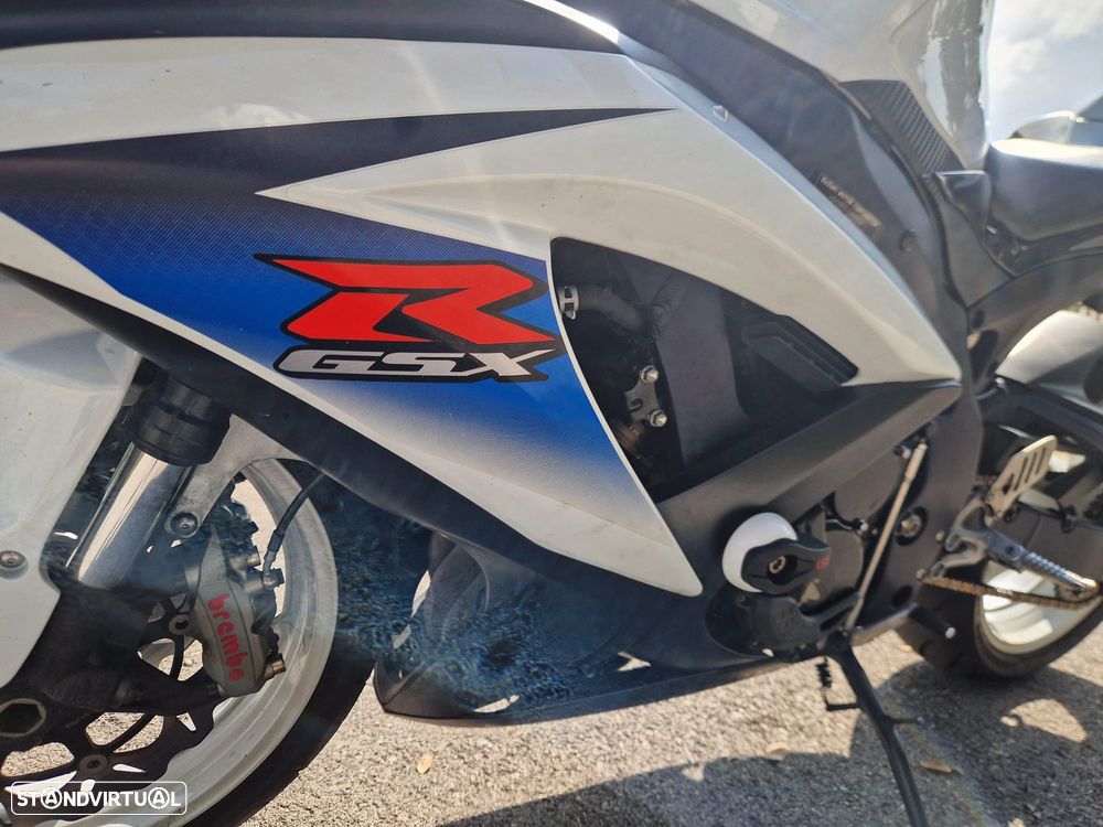 Suzuki GSX-R - 6