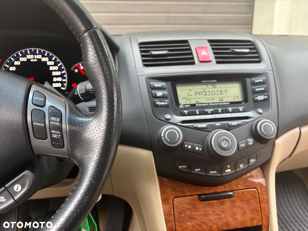 Honda Accord 2.0 Executive - 7