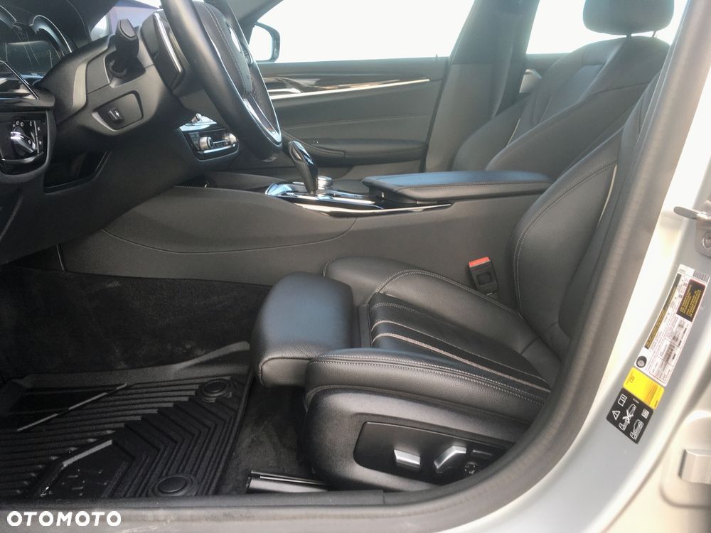 BMW Seria 5 540i GPF xDrive Luxury Line - 17