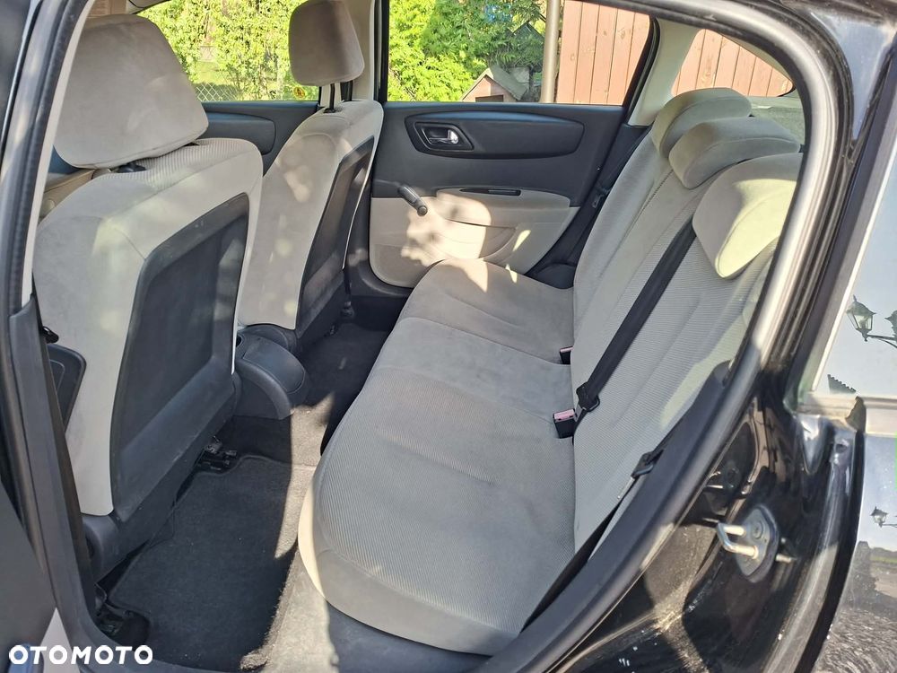 Citroën C4 1.6 HDi SX - 8