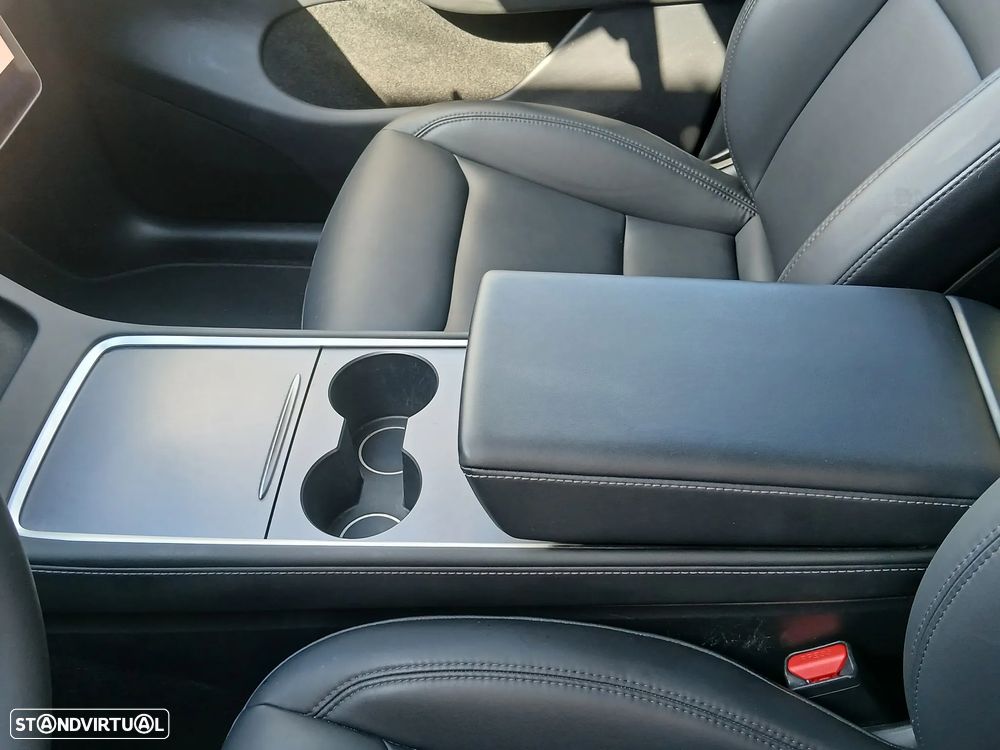 Tesla Model Y Long Range Dual Motor AWD - 30