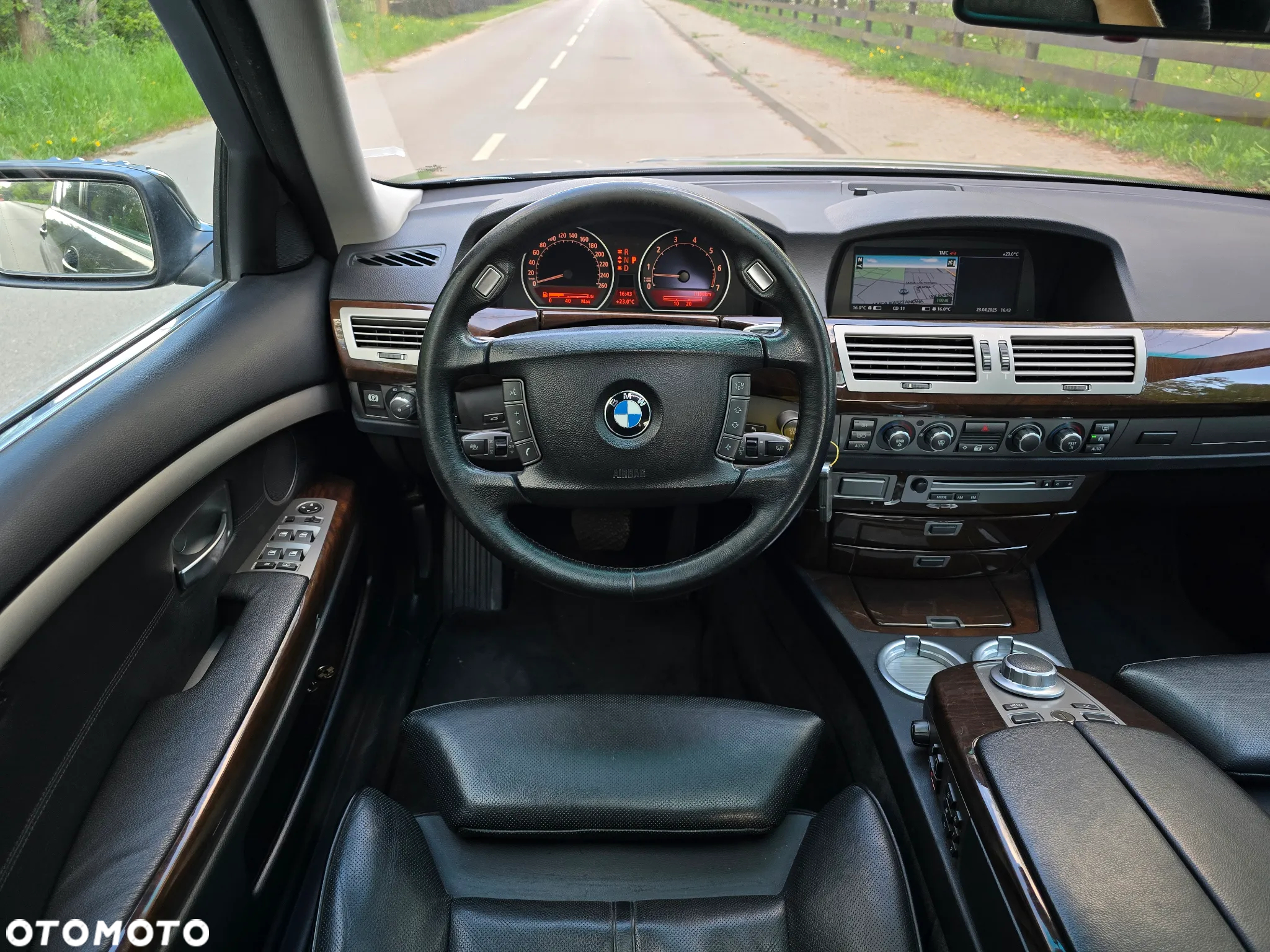 BMW Seria 7 750i - 5