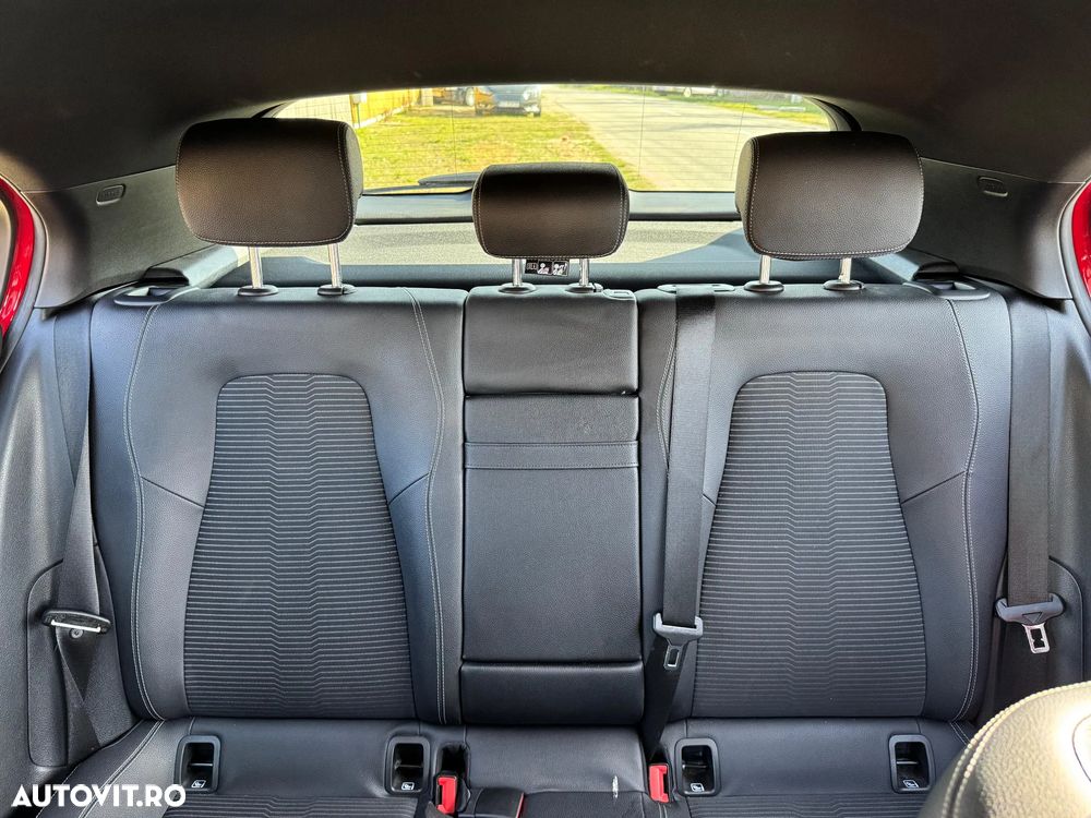 Mercedes-Benz A 200 7G-DCT - 13