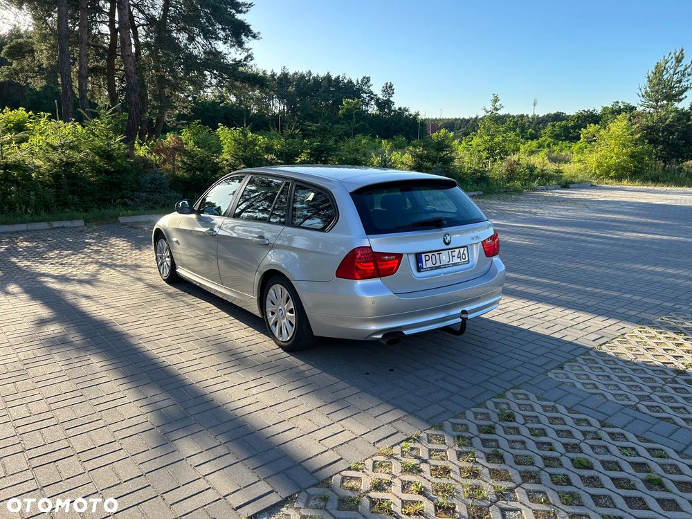 BMW Seria 3 318i Edition Exclusive - 4