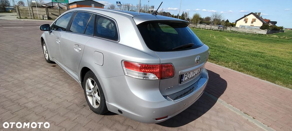 Toyota Avensis 2.0 Sol plus - 16