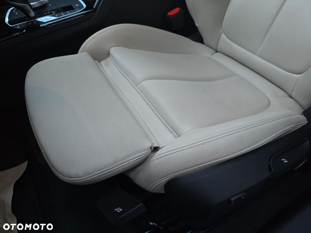 BMW Seria 2 216d - 14