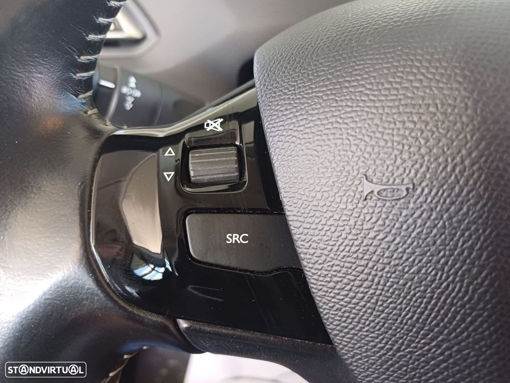 Peugeot 308 SW 1.5 BlueHDi Style J17 - 23