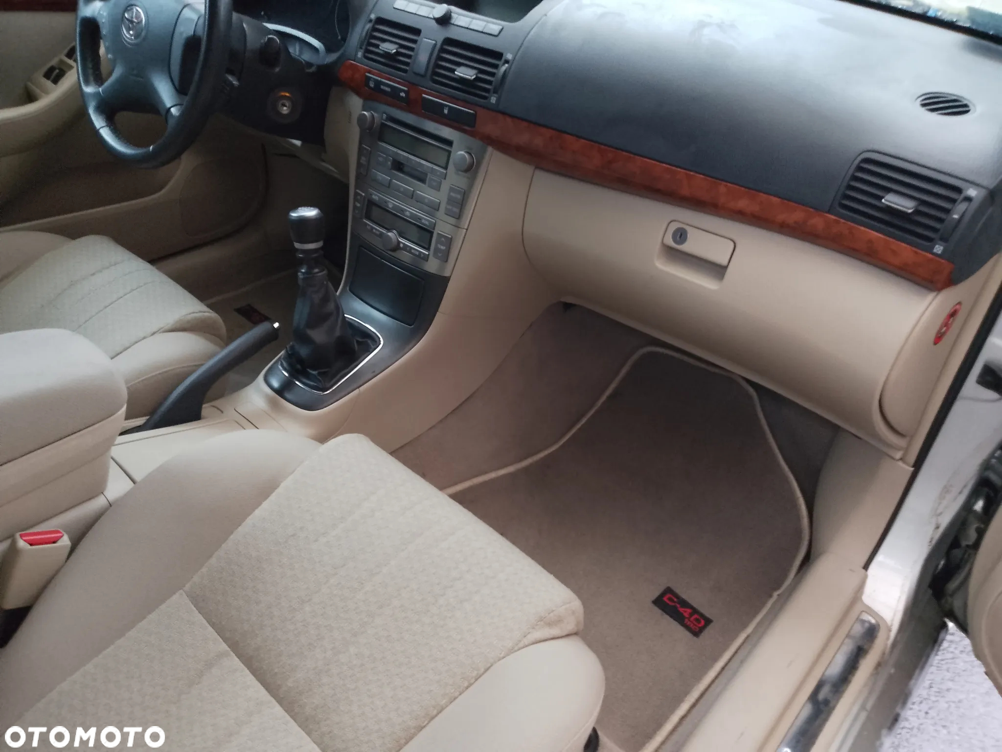 Toyota Avensis - 14