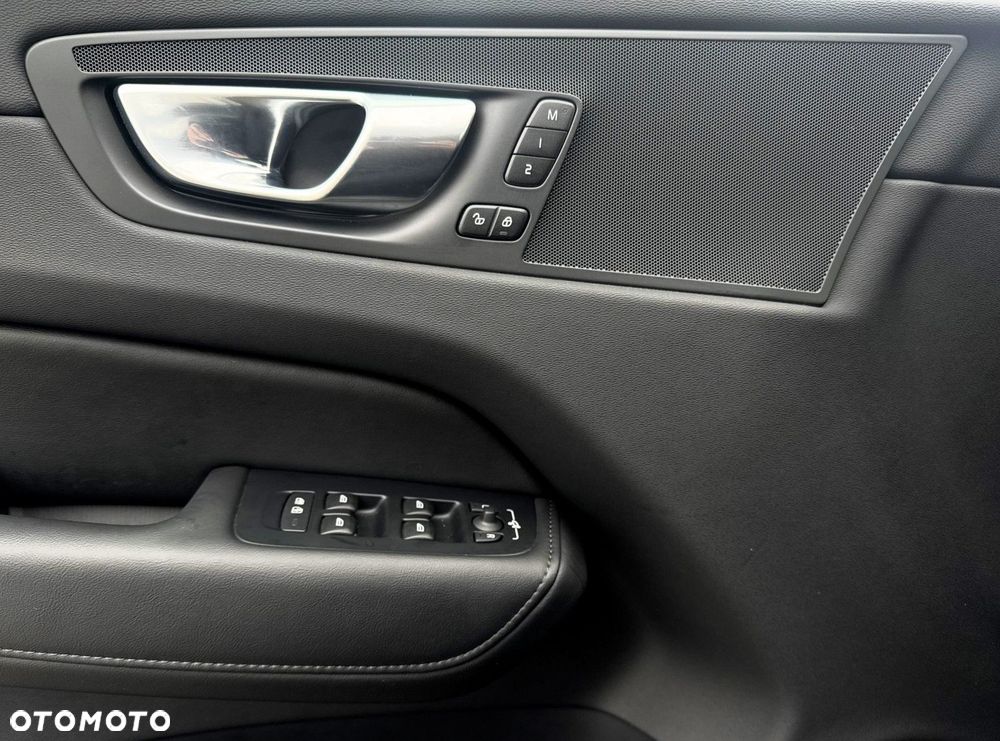 Volvo XC 60 - 23