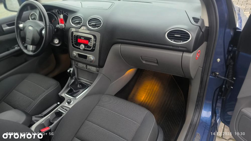 Ford Focus 1.8 Titanium - 22